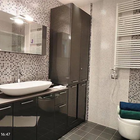 Leo Apartment *